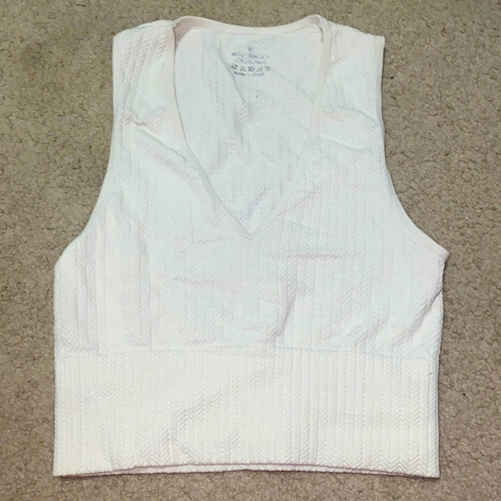Simple white tank